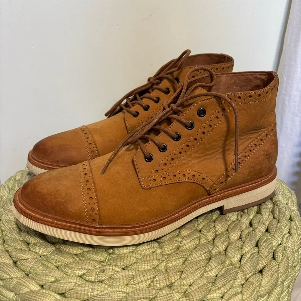 Frye Joel Brogue ChukkaTan Brown Nubuck Leather Casual Dress Boots Size 9